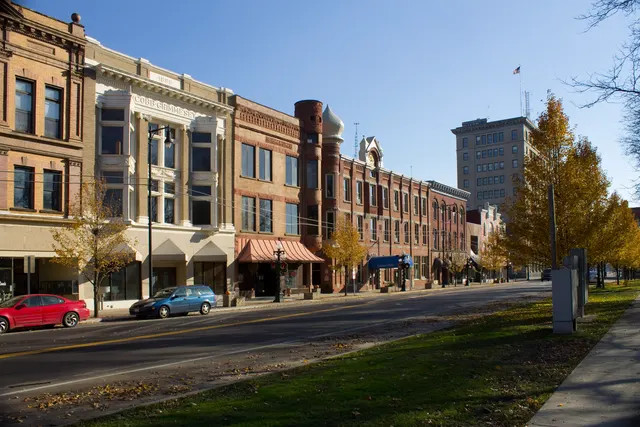 Courthouse Square in downtown Warren, Ohio